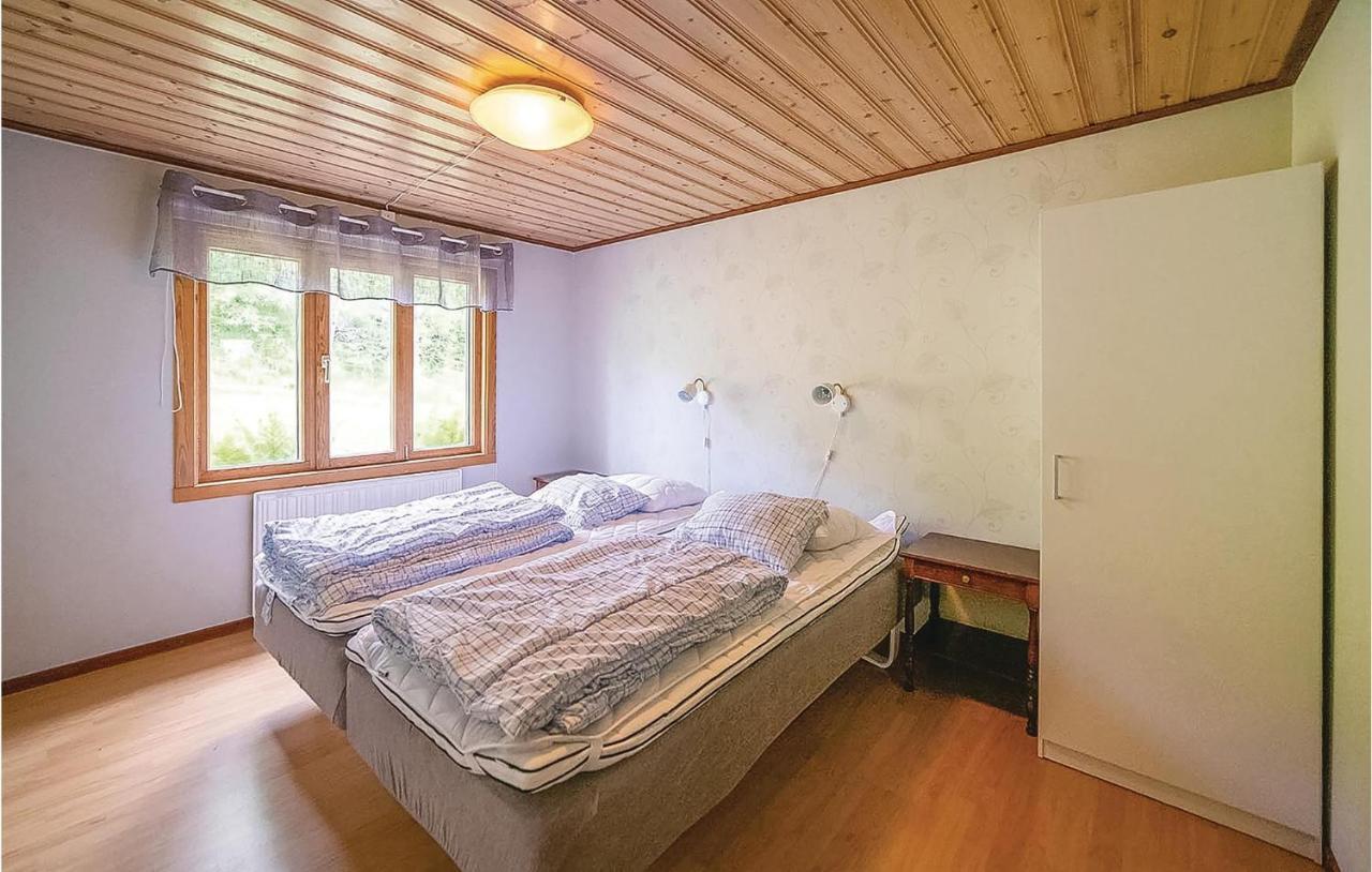 2 Bedroom Gorgeous Home In Hestra Algutstorp Zewnętrze zdjęcie