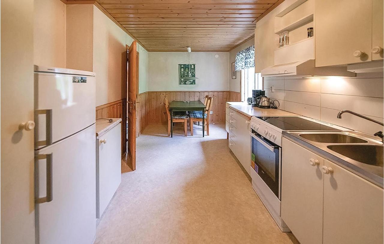 2 Bedroom Gorgeous Home In Hestra Algutstorp Zewnętrze zdjęcie