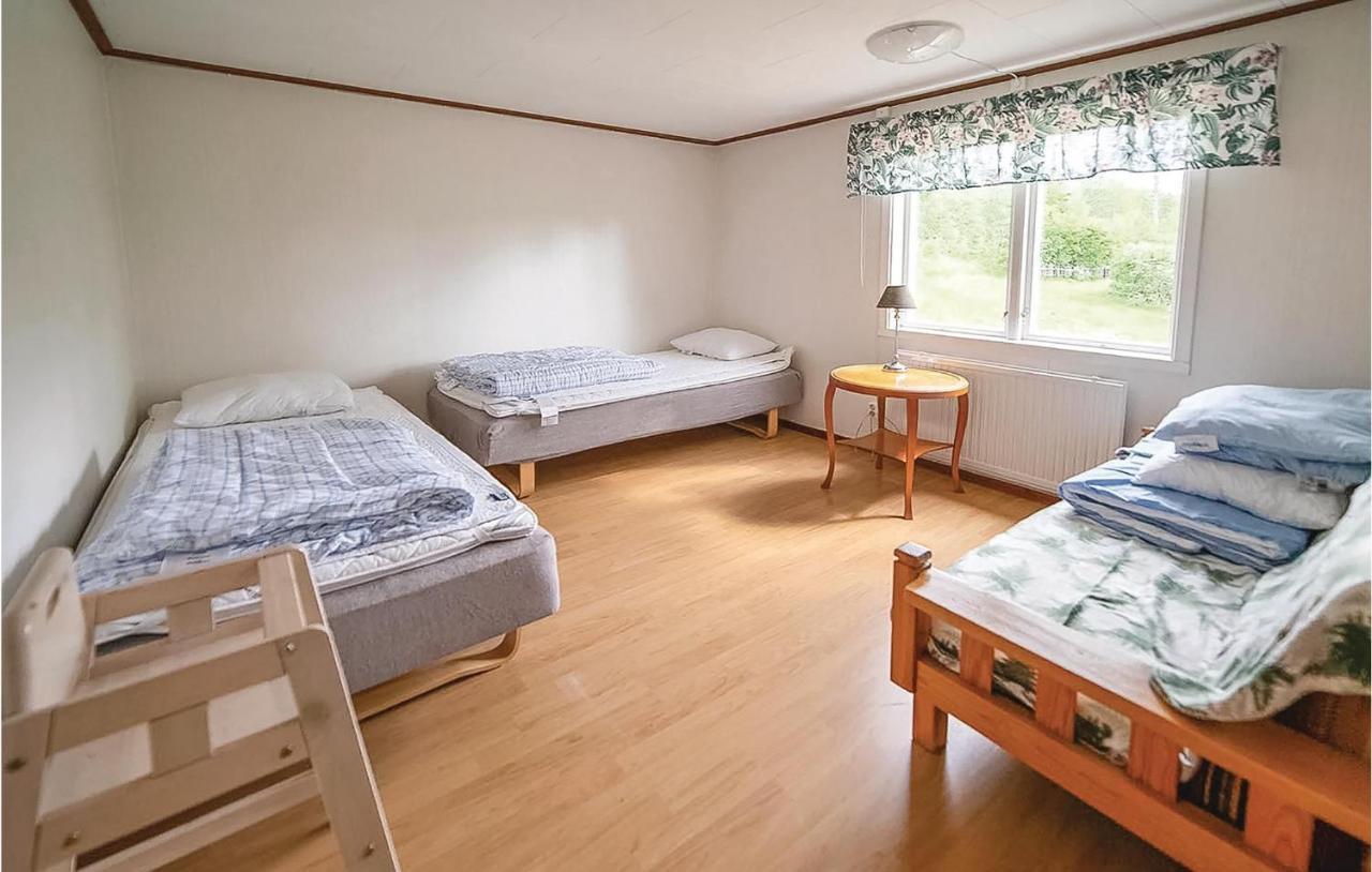 2 Bedroom Gorgeous Home In Hestra Algutstorp Zewnętrze zdjęcie